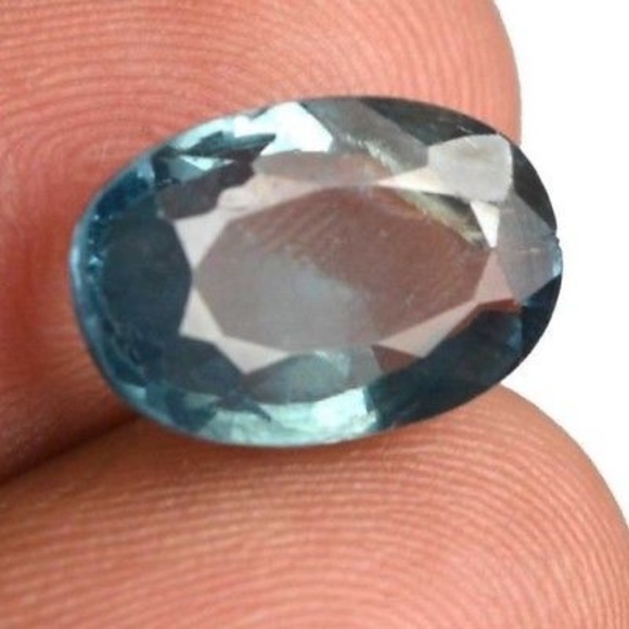 Certified 4.70 Ctw vvs Natural Paraiba Tourmaline